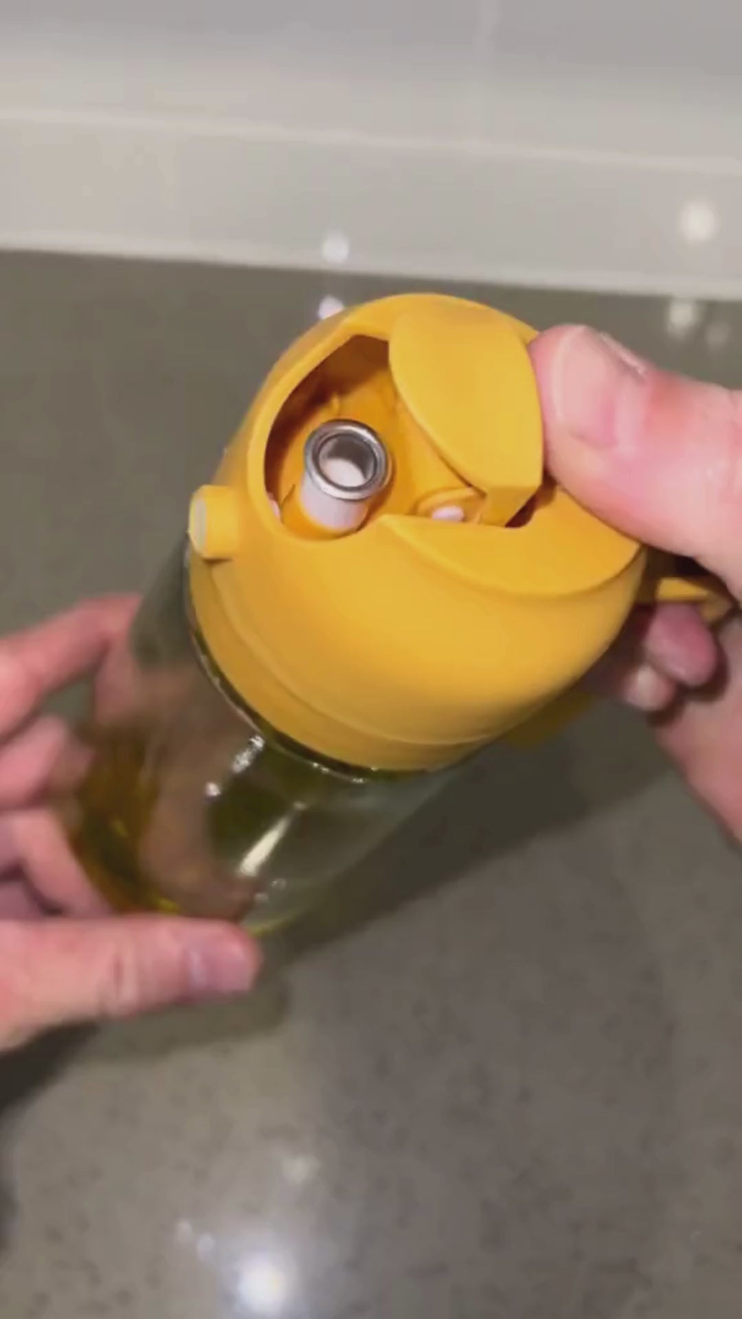 Oljespruta 470 ml  2 i 1, Spraya eller Häll